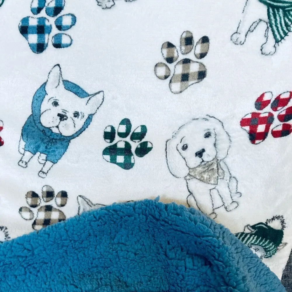 NWT Plush Sherpa Plaid Sweater Dog Pet Throw Blanket